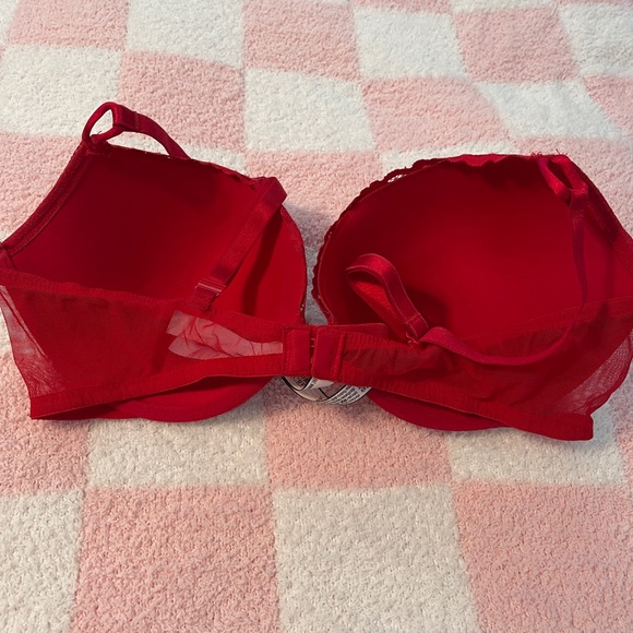 VICTORIA’S SECRET SIZE 38C - Picture 2 of 3